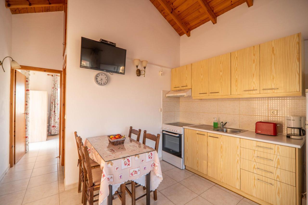 Manos Apartments Алмирида Экстерьер фото
